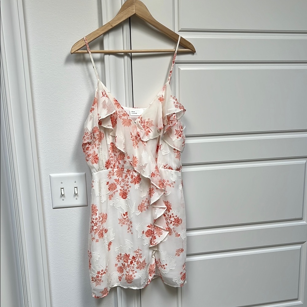 Chic Floral Ruffle Dress